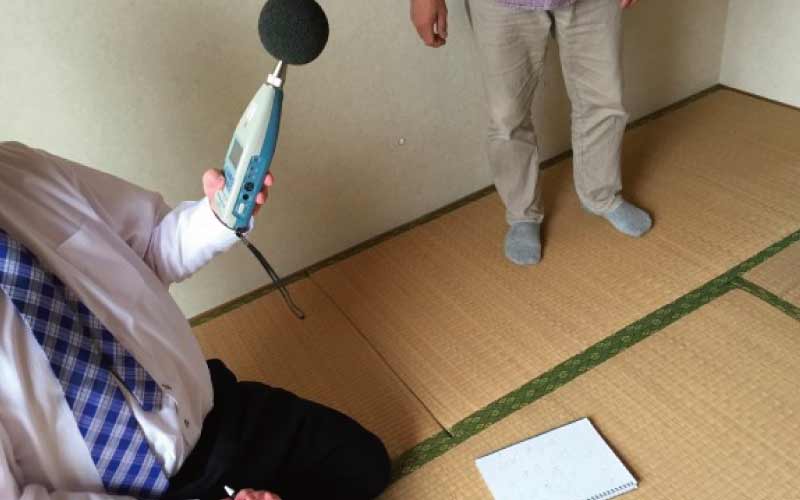 意外な結果が！木造アパートの音の響き方実験しました【床防音に関する検証】