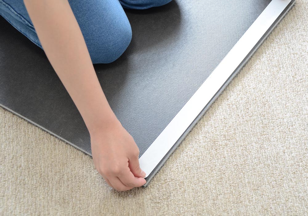 吸着カーペットテープ