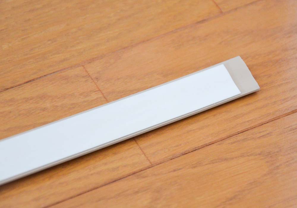 裏面は滑り止めテープ付き