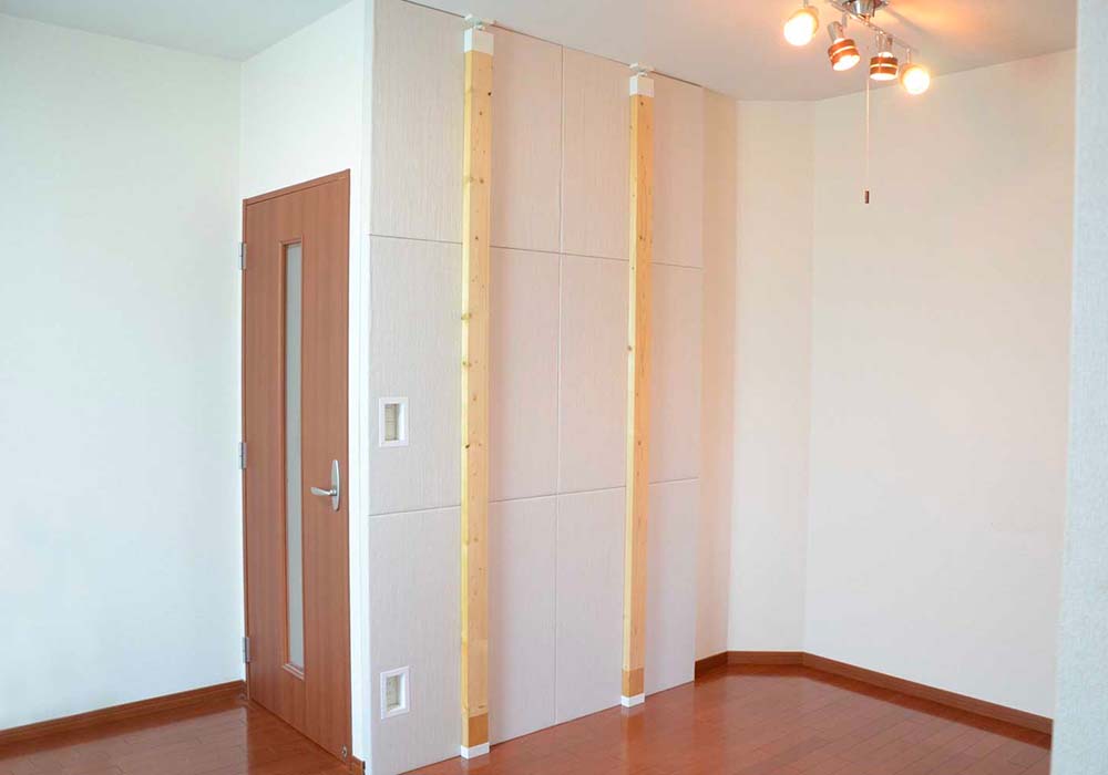 壁や天井を傷つけずに設置