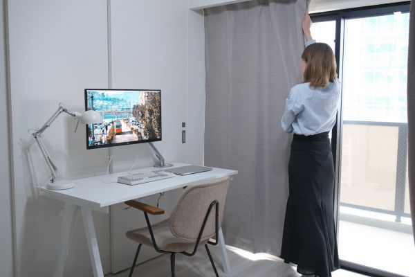 防音カーテンを取り付ける