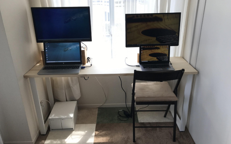 床にカーペットやラグを敷く